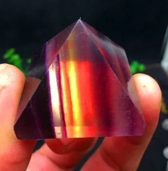 Natūralus kvarco kristalas raudonos juostelės Piramidės gydymo